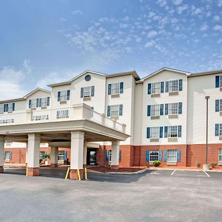 Super 8 By Wyndham Louisville/Expo Center Экстерьер фото