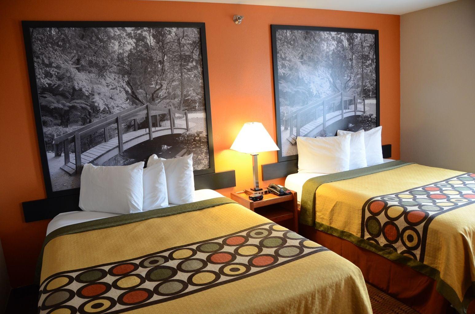 Super 8 By Wyndham Louisville/Expo Center Экстерьер фото