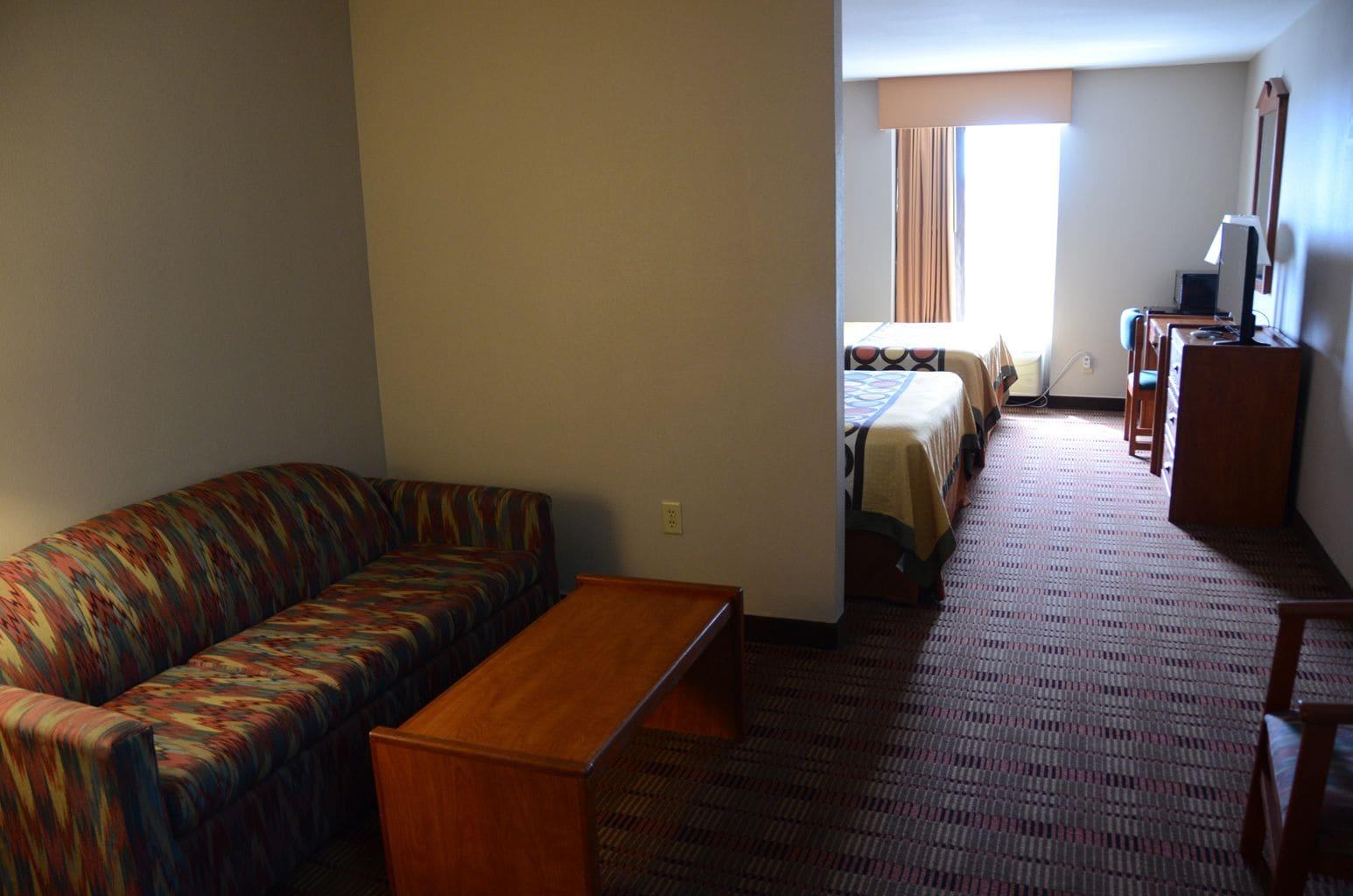 Super 8 By Wyndham Louisville/Expo Center Экстерьер фото