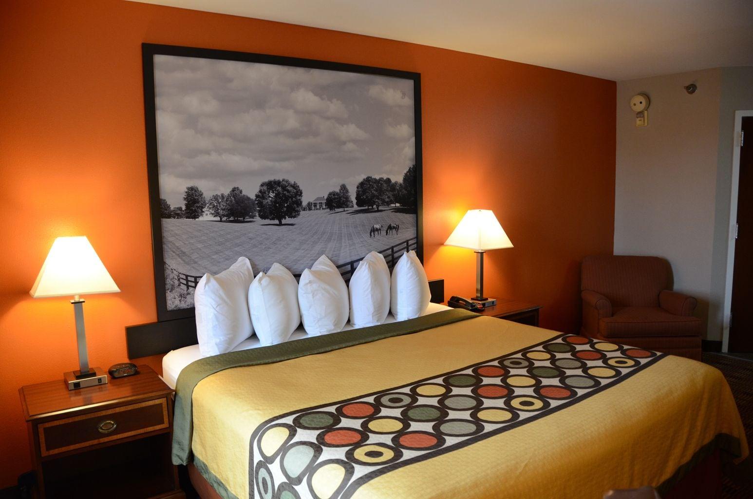 Super 8 By Wyndham Louisville/Expo Center Экстерьер фото